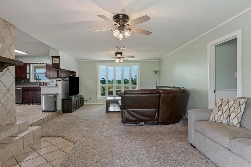 800 Vz County Road 4105 Canton TX 75103