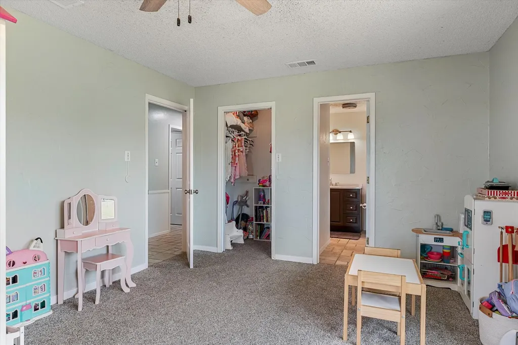 800 Vz County Road 4105 Canton TX 75103