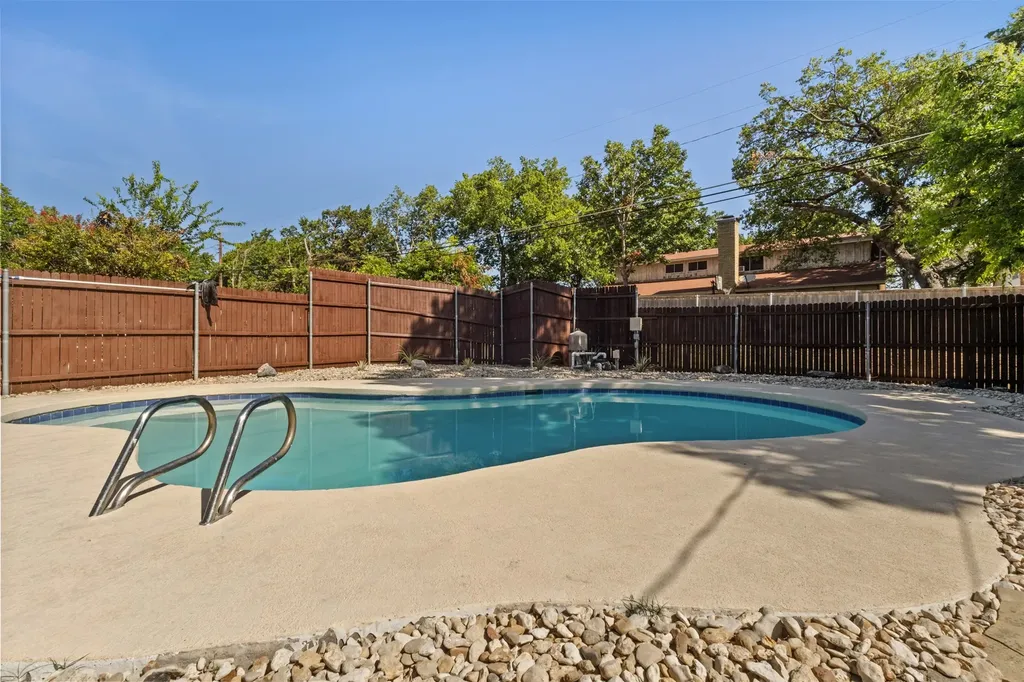 1631 Windchime Drive Dallas TX 75224
