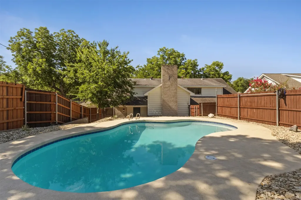 1631 Windchime Drive Dallas TX 75224