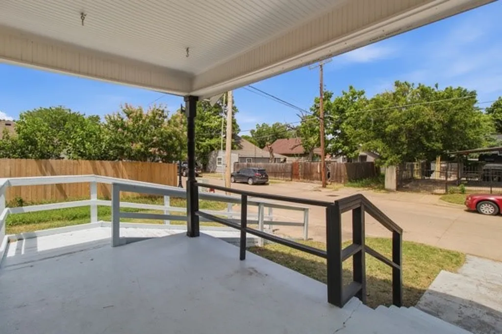 910 Loney Street Fort Worth TX 76104