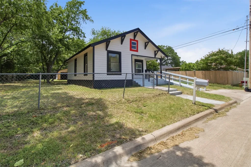 910 Loney Street Fort Worth TX 76104