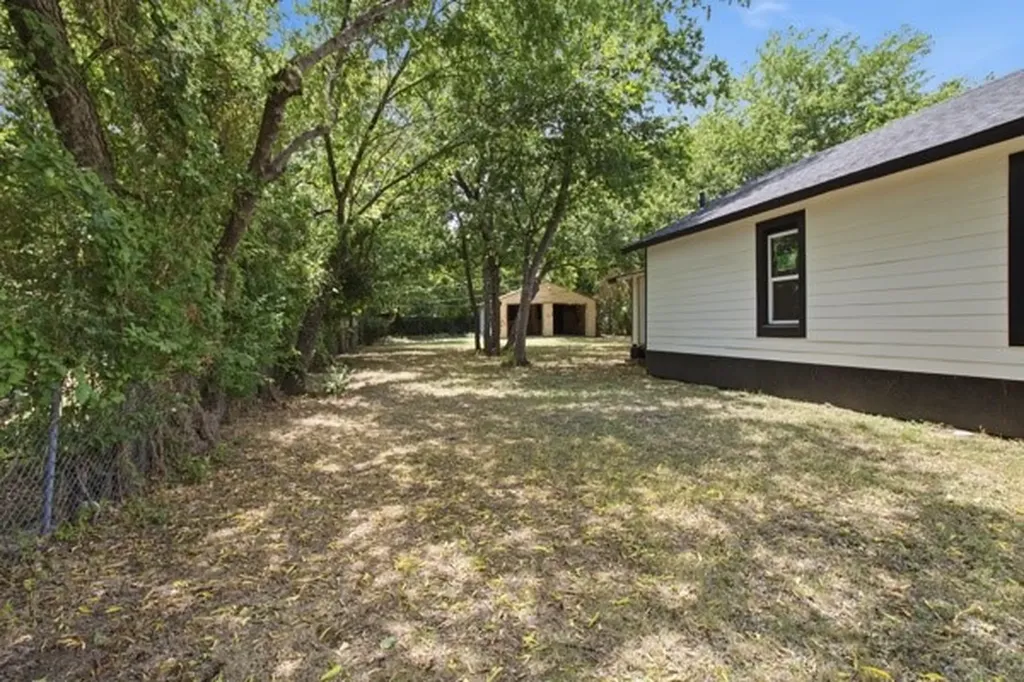 910 Loney Street Fort Worth TX 76104