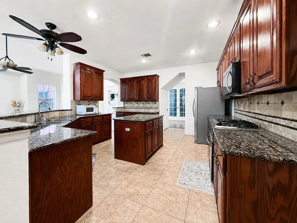 1125 Waterford Way Allen TX 75013