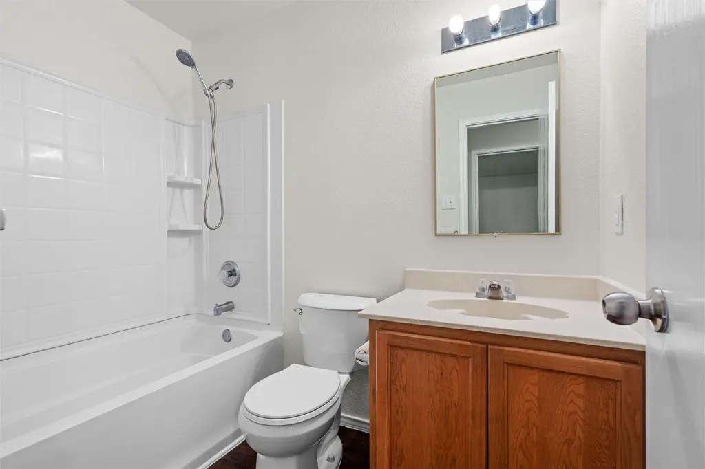 8421 River Bluffs Drive Arlington TX 76002