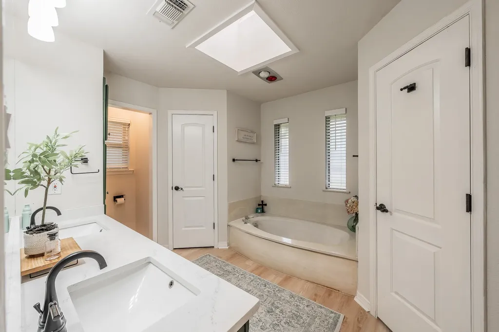 3416 Ainsworth Court Arlington TX 76016