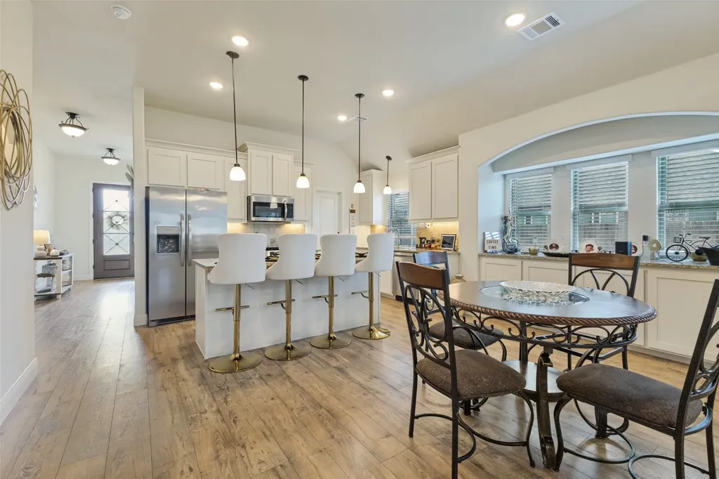 127 Woodlands Way Balch Springs TX 75181