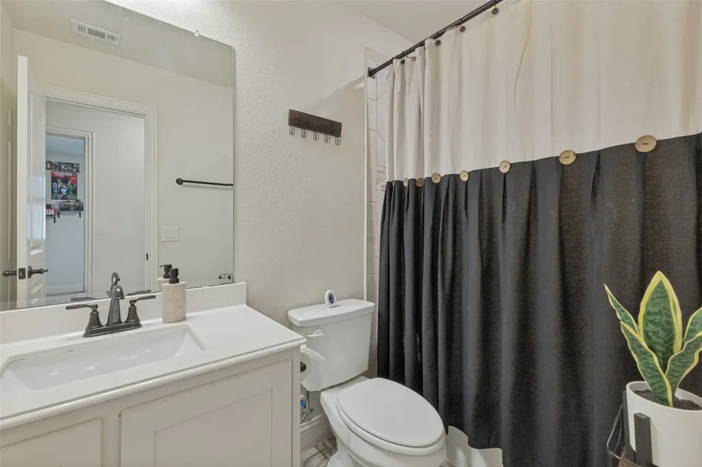 127 Woodlands Way Balch Springs TX 75181