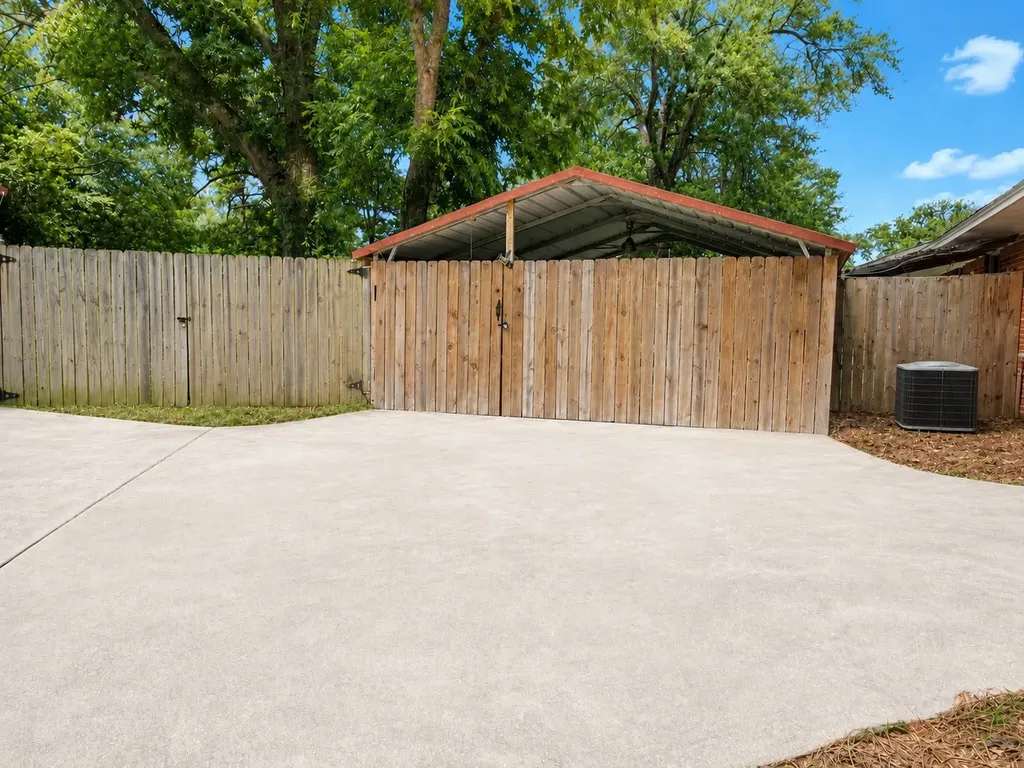 409 Poe Street Quitman TX 75783