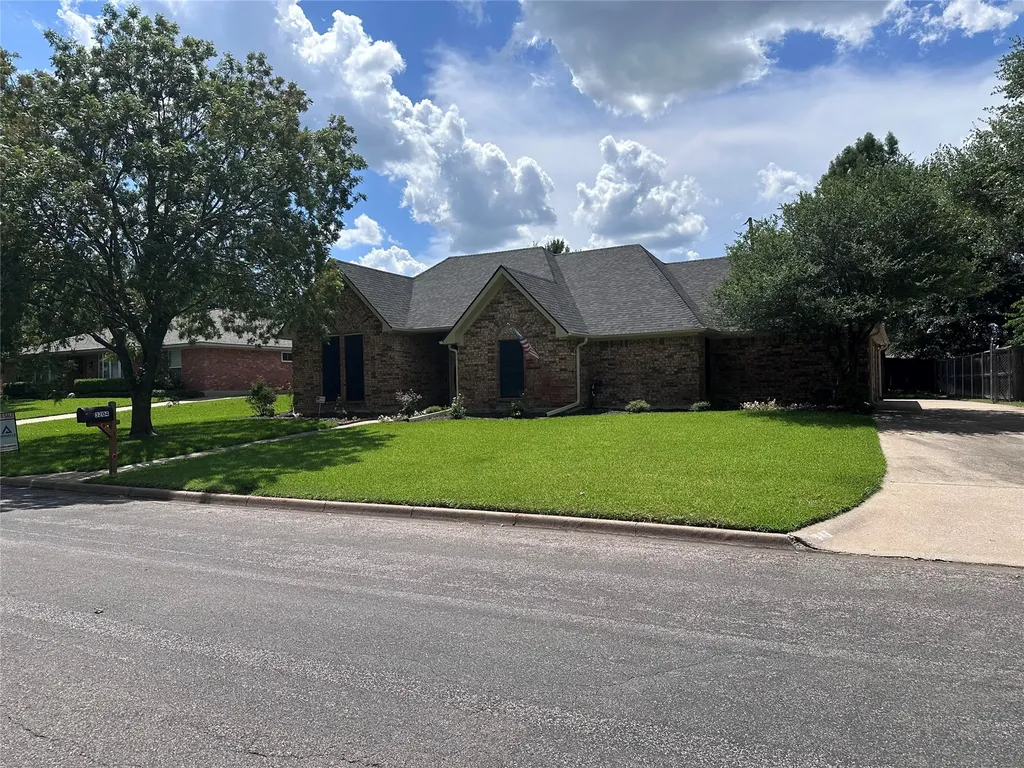 3204 Redbud Trail Sherman TX 75092