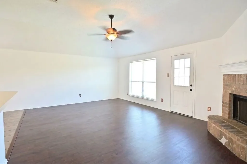 1631 Mt Zion Drive Arlington TX 76018
