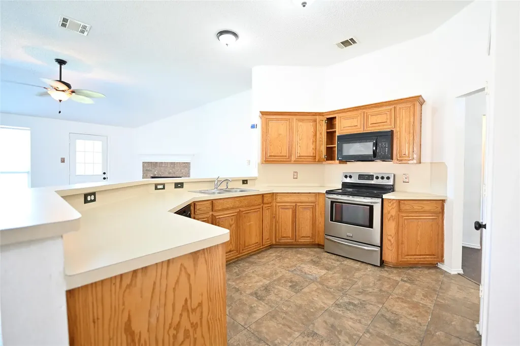 1631 Mt Zion Drive Arlington TX 76018