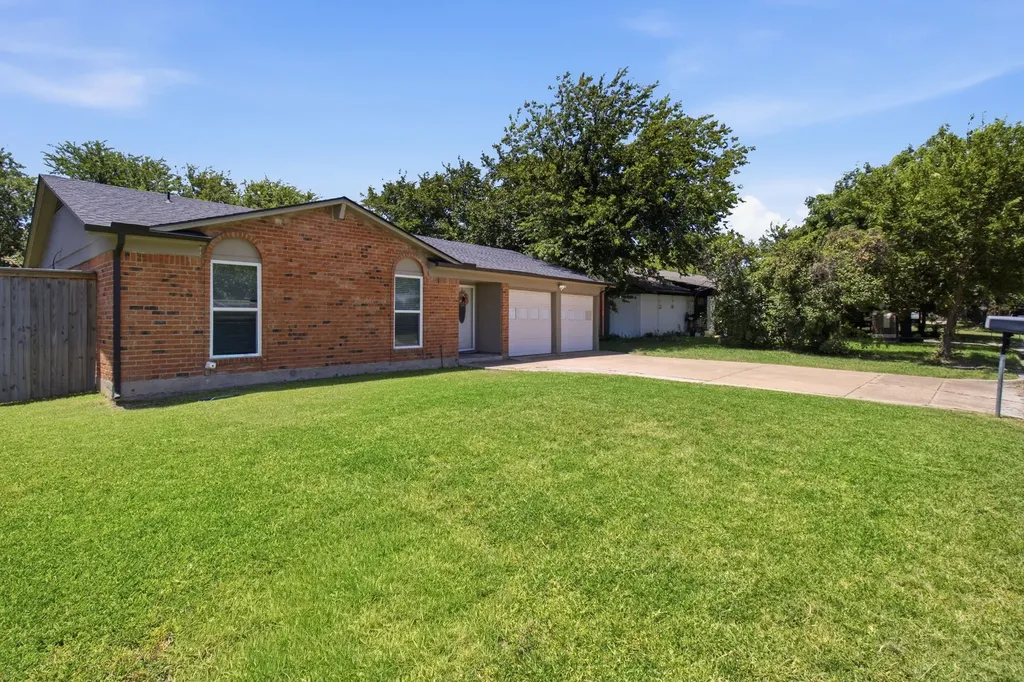 4408 Mink Drive Haltom City TX 76117