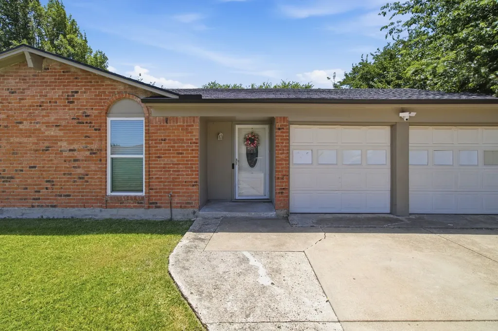 4408 Mink Drive Haltom City TX 76117