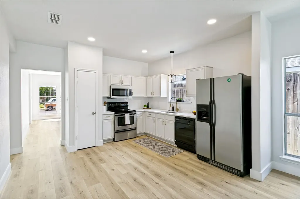 7113 Avington Way Fort Worth TX 76133