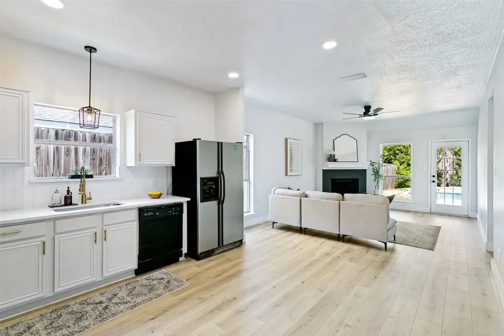 7113 Avington Way Fort Worth TX 76133