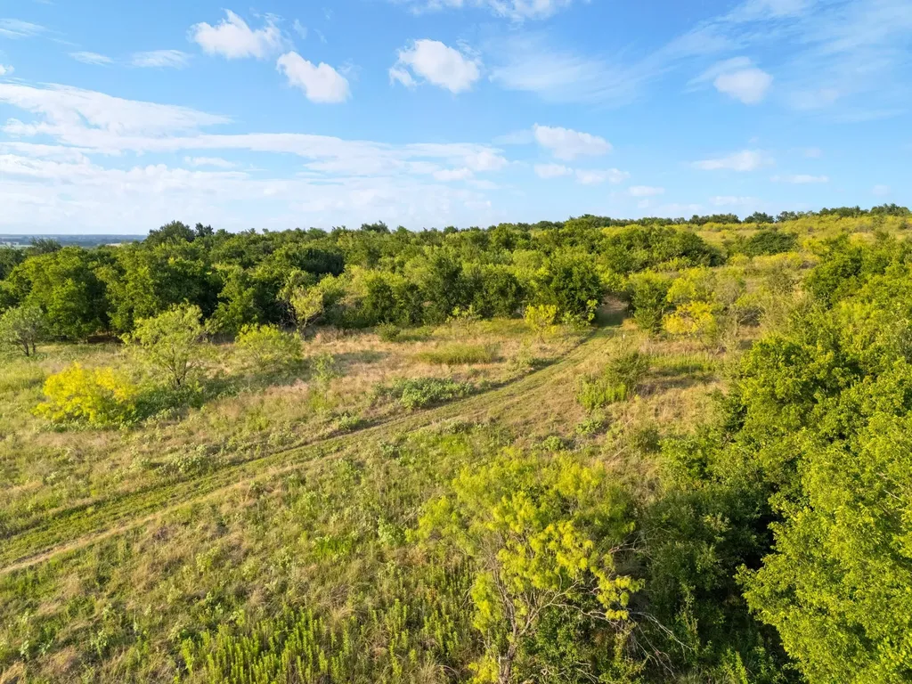 3005 Us Highway 77 Lott TX 76656