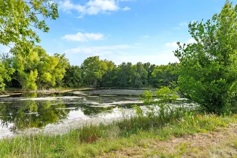 3005 Us Highway 77 Lott TX 76656