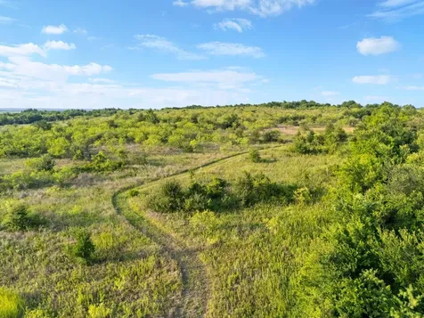 3005 Us Highway 77 Lott TX 76656