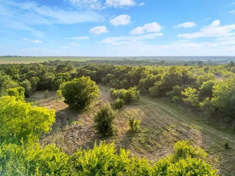 3005 Us Highway 77 Lott TX 76656