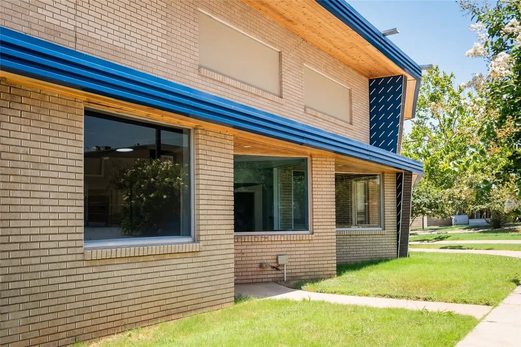 1813 Balboa Place Dallas TX 75224