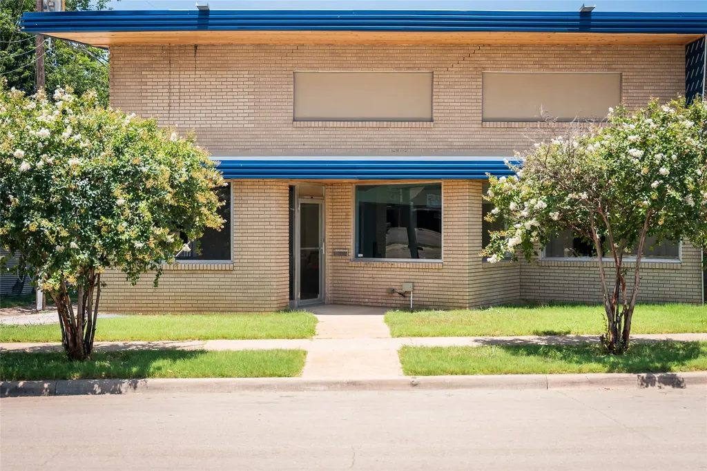 1813 Balboa Place Dallas TX 75224