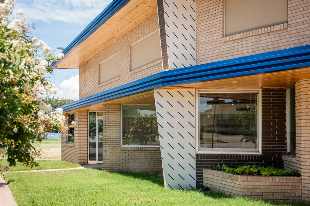 1813 Balboa Place Dallas TX 75224