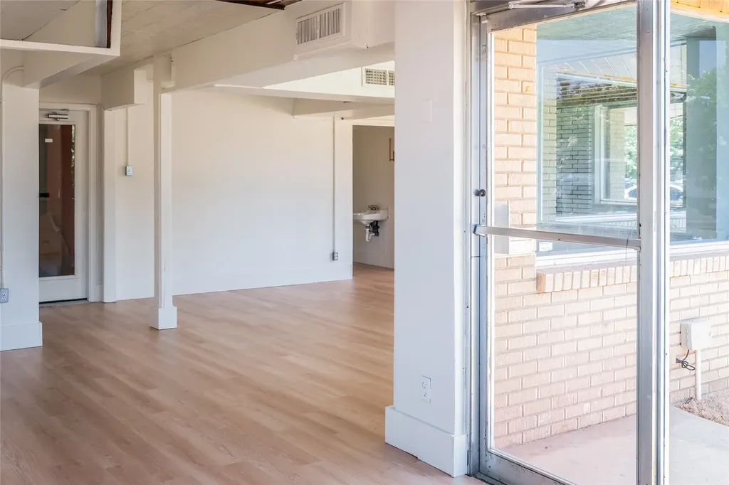 1813 Balboa Place Dallas TX 75224