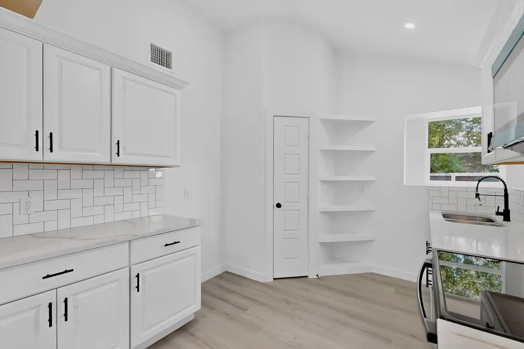 2607 Winter Oak Street Dallas TX 75227