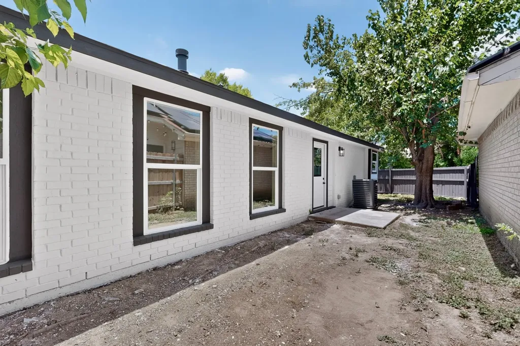 2607 Winter Oak Street Dallas TX 75227