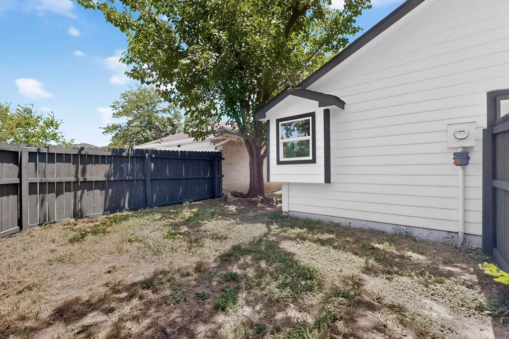 2607 Winter Oak Street Dallas TX 75227