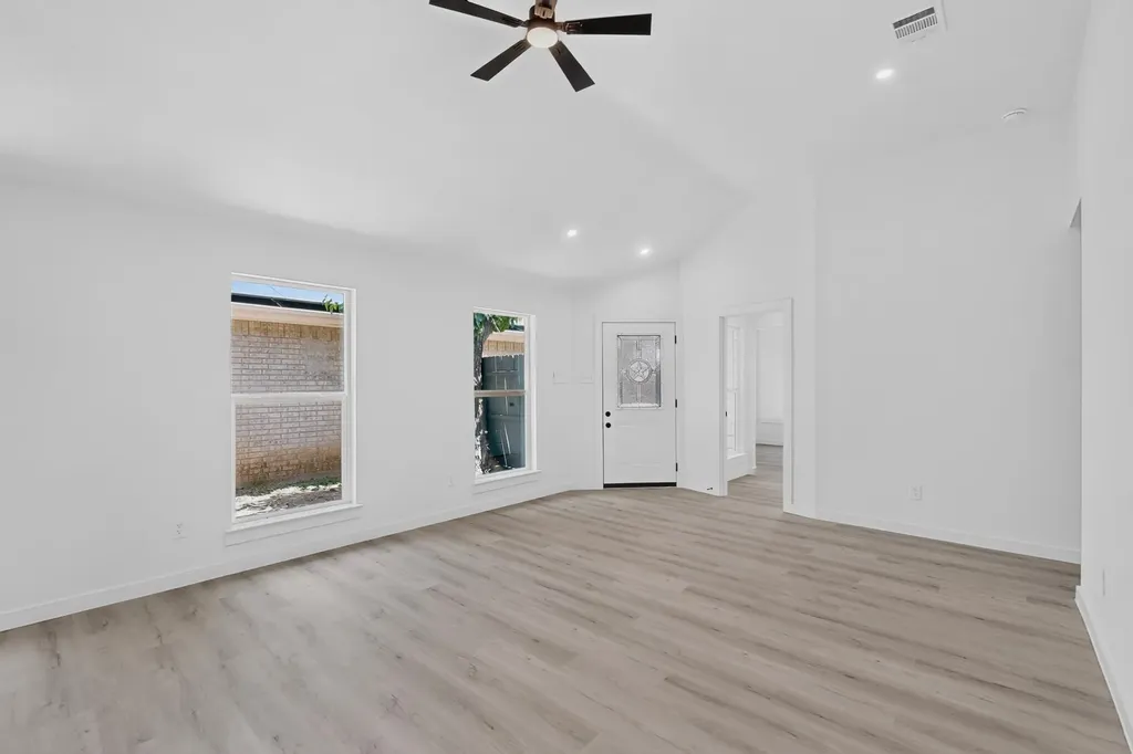 2607 Winter Oak Street Dallas TX 75227