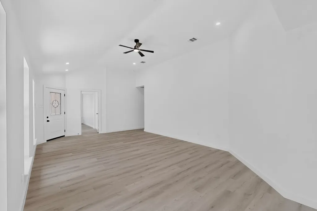 2607 Winter Oak Street Dallas TX 75227