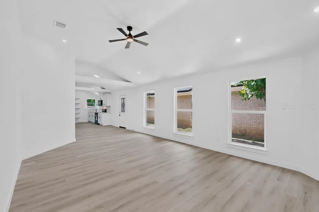 2607 Winter Oak Street Dallas TX 75227