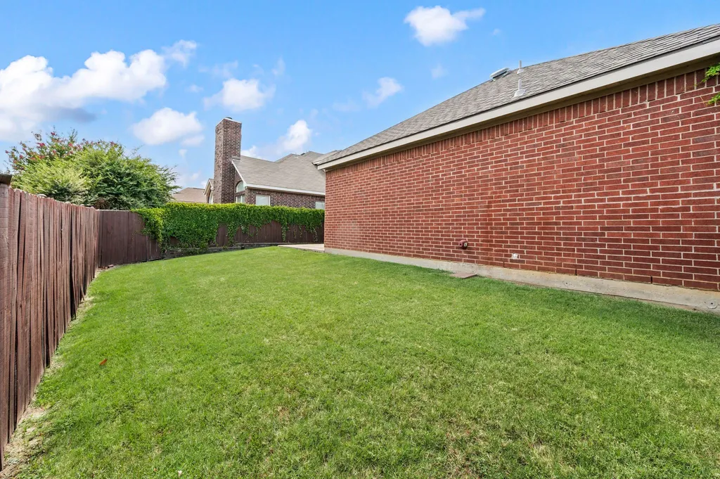 2308 Suntree Lane Flower Mound TX 75022