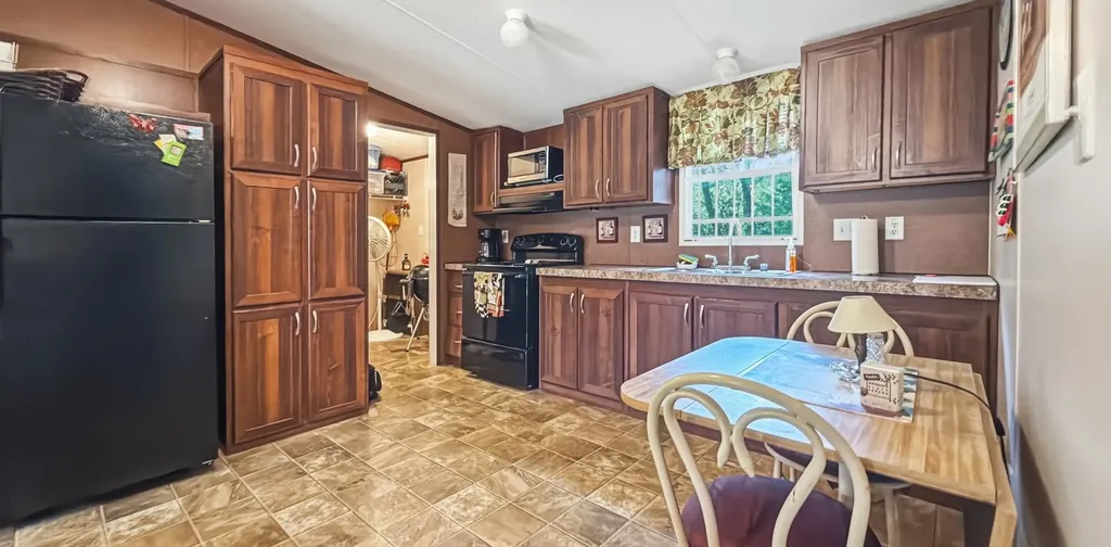 945 Lake Road Gordonville TX 76245