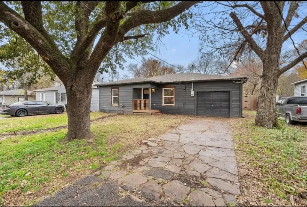 4504 Third Street Greenville TX 75401