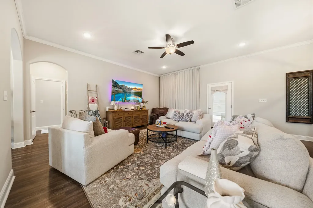 386 Cavitt Court Robinson TX 76706