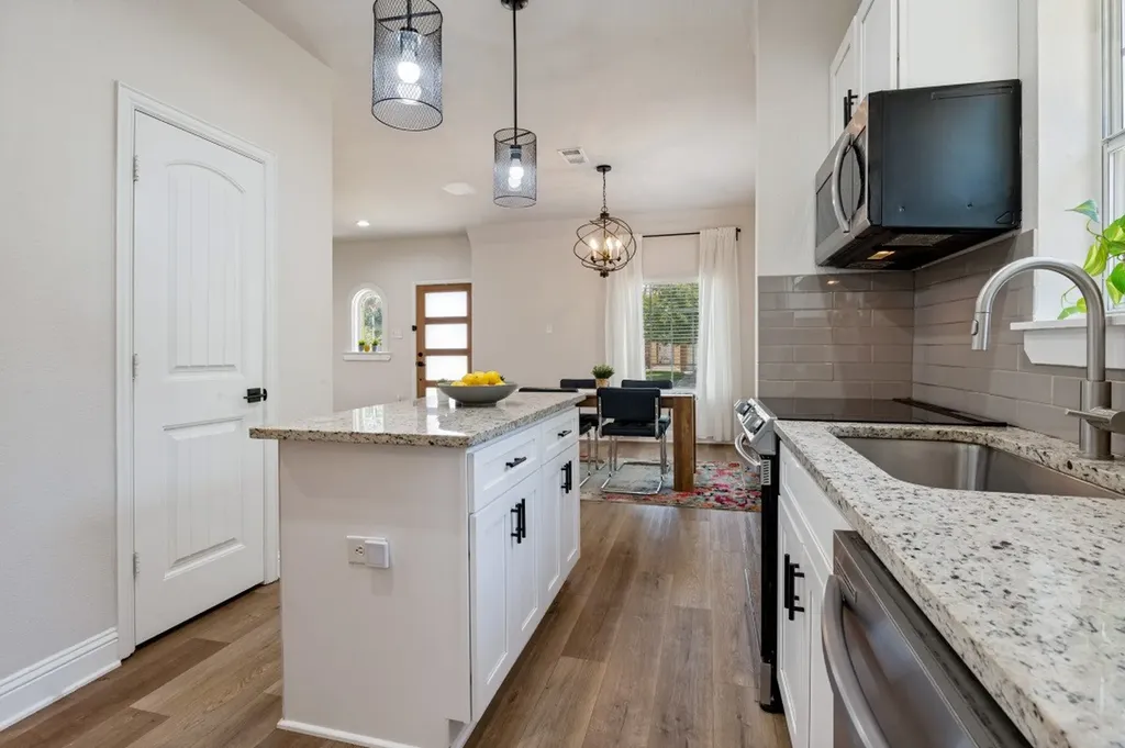 2744 Catherine Street Dallas TX 75211