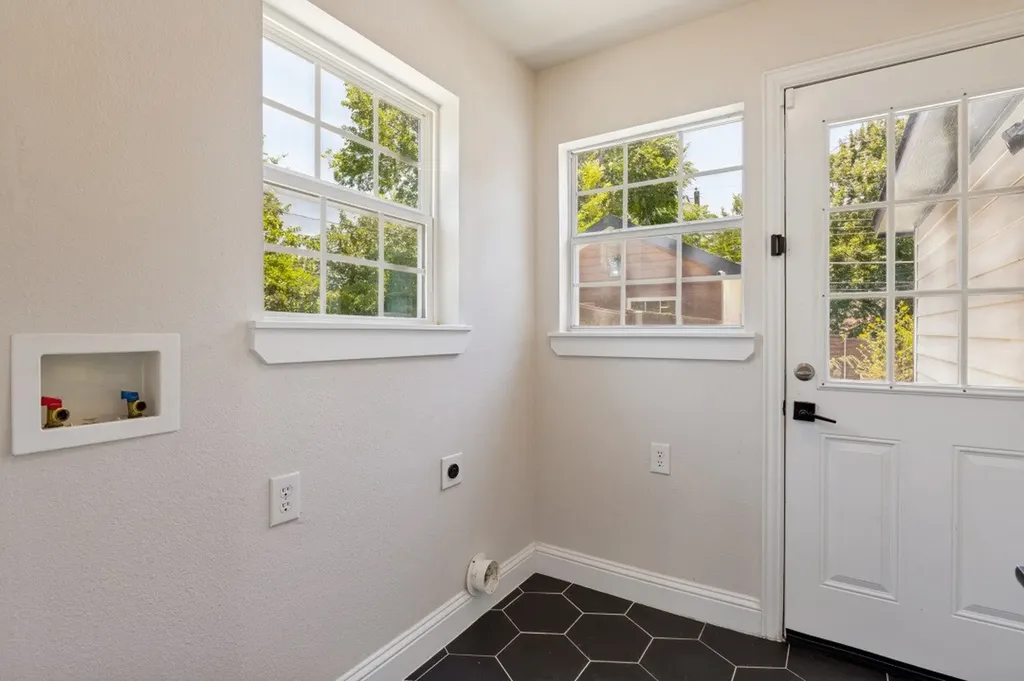 2744 Catherine Street Dallas TX 75211