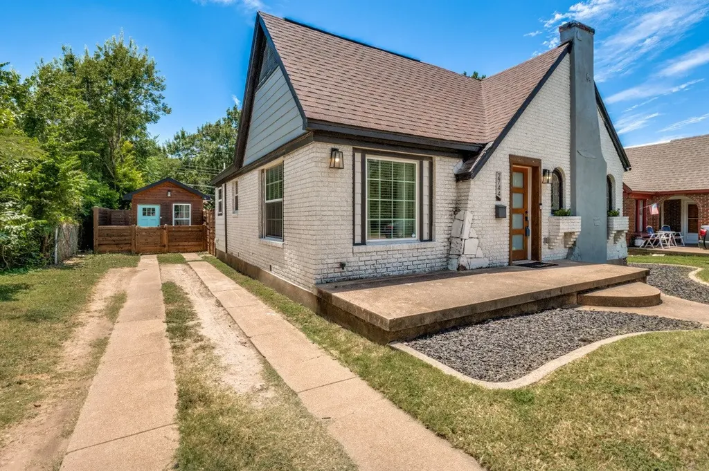 2744 Catherine Street Dallas TX 75211