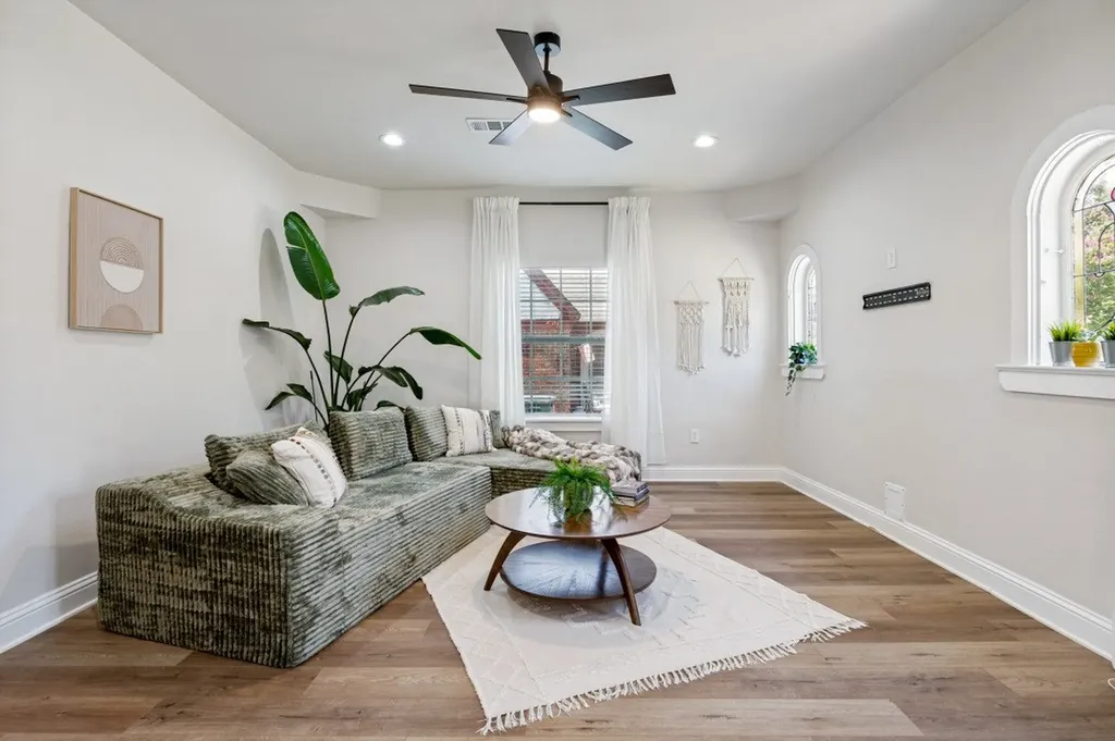 2744 Catherine Street Dallas TX 75211