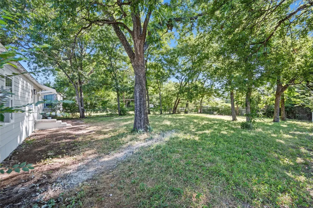 2321 Eastover Avenue Fort Worth TX 76105
