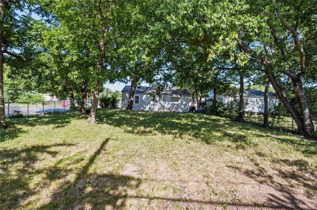 2321 Eastover Avenue Fort Worth TX 76105