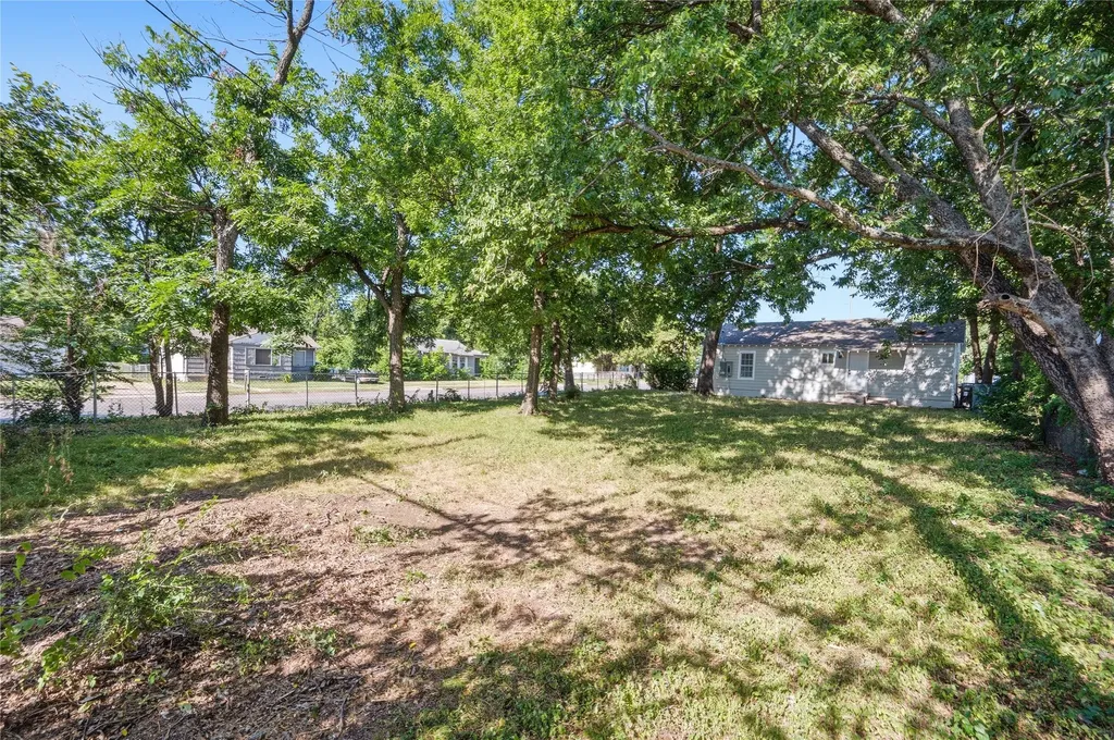 2321 Eastover Avenue Fort Worth TX 76105