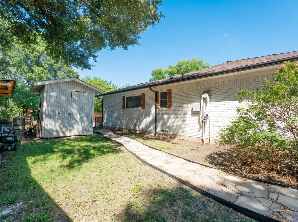 900 Westbrook Drive Plano TX 75075