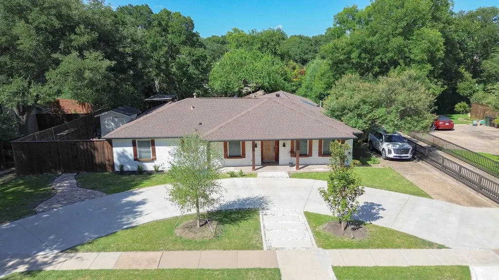 900 Westbrook Drive Plano TX 75075