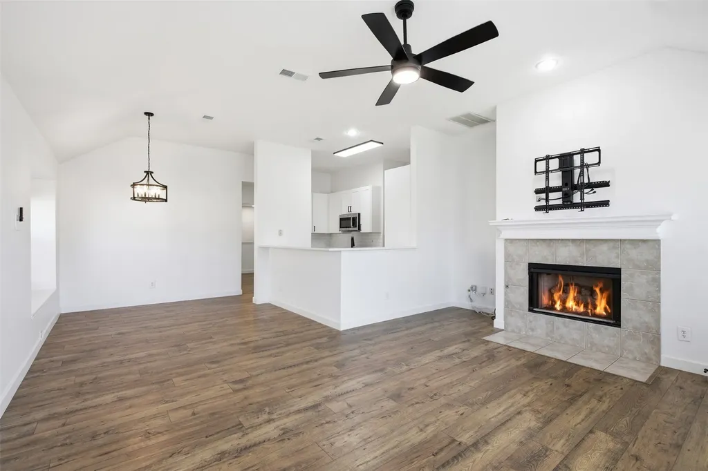 4724 Grant Park Avenue Fort Worth TX 76137