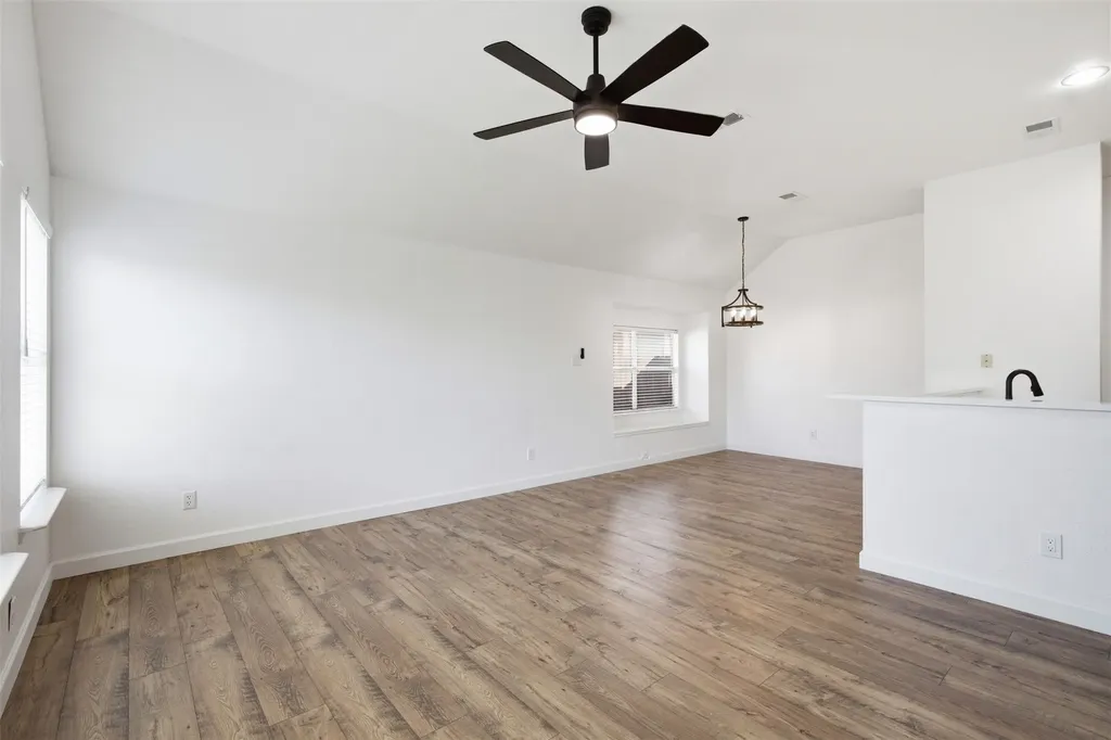 4724 Grant Park Avenue Fort Worth TX 76137
