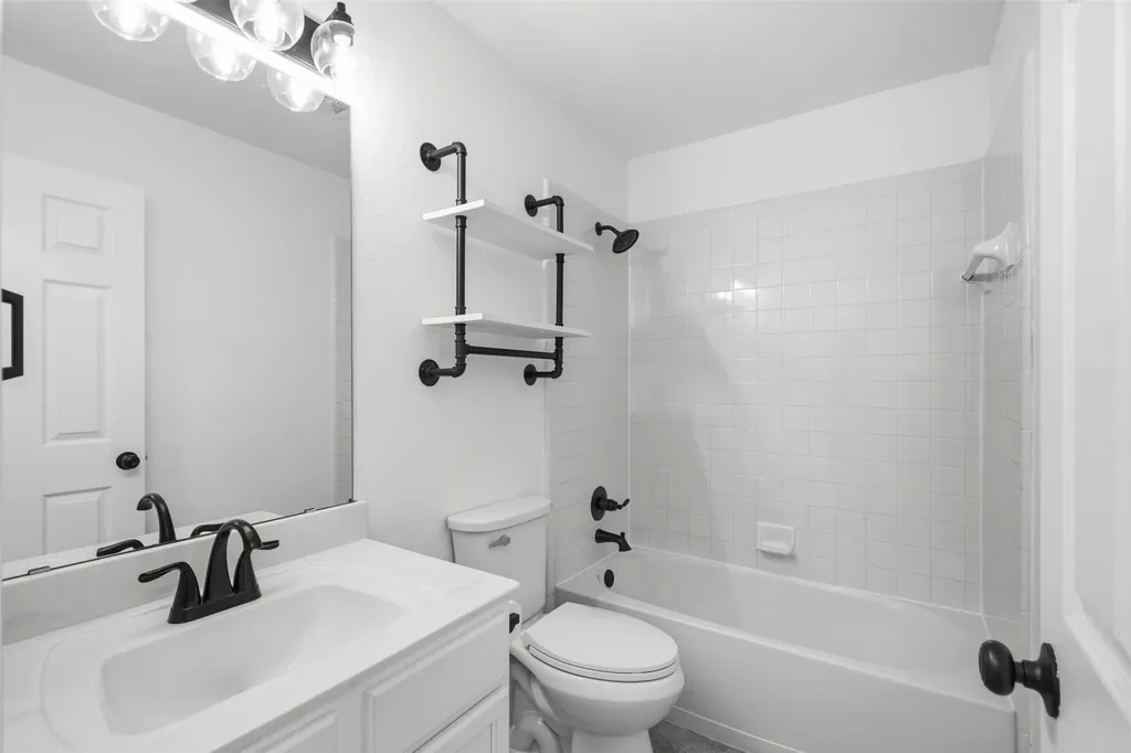 4724 Grant Park Avenue Fort Worth TX 76137